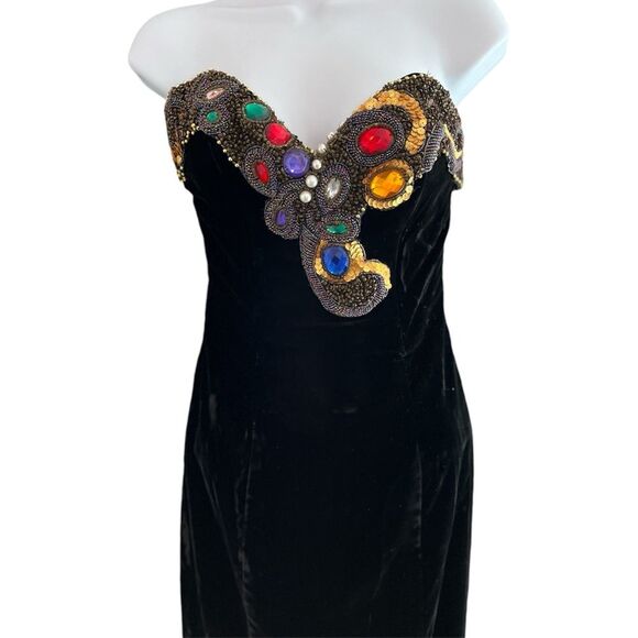 Dresses & Skirts - Elegant Black Beaded Prom Dress